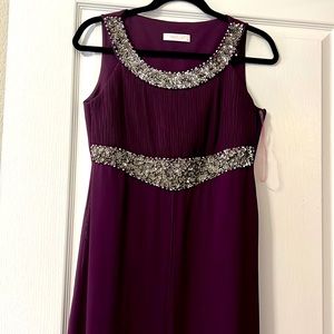 They color is purple,and size 2, the barns name is Favella